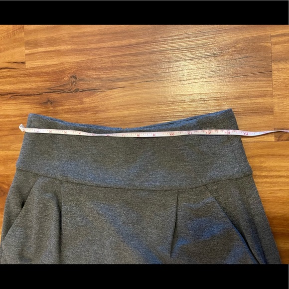 Theory high waisted skirt size 6 - Picture 6 of 9